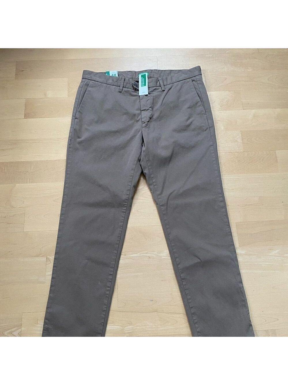 United Colors of Benetton BNWT 48 slim men's "Ben" Chino